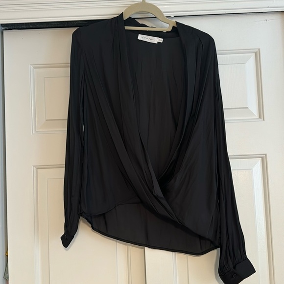 NWOT All in Favor Blouse Open Top - Picture 3 of 11